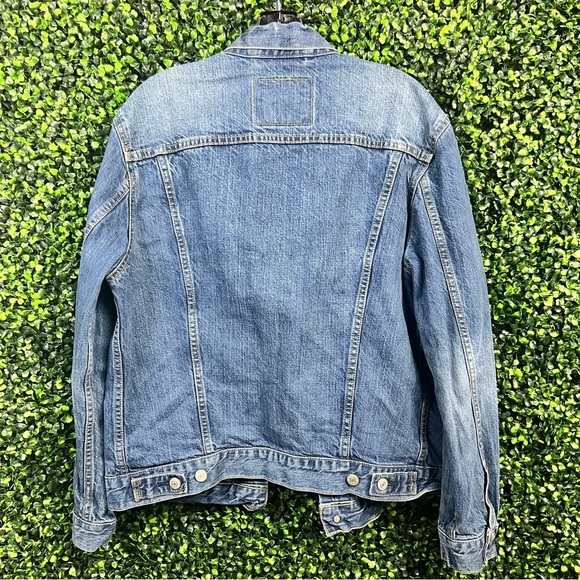 LEVI’S | Classic Denim Trucker Jacket - Picture 9 of 11